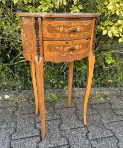 Beistelltischchen / Schränkchen Intarsien